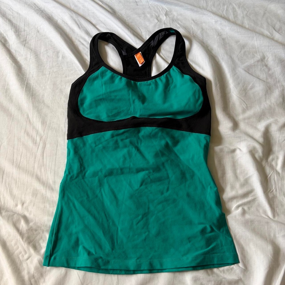 Y2K Lucy green size small activewear tank top built in bra pockets Running top